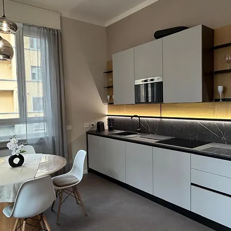 Leone 44 Fd Metro Tolstoi *