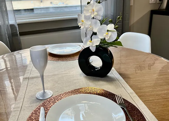 Leone 44 Fd Metro Tolstoi 아파트